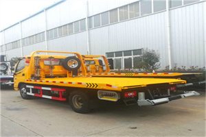 中沙群岛附近拖车救援搭电